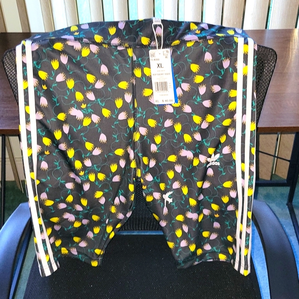 Adidas Womens XL FLORAL AOP BIKER SHORTS
